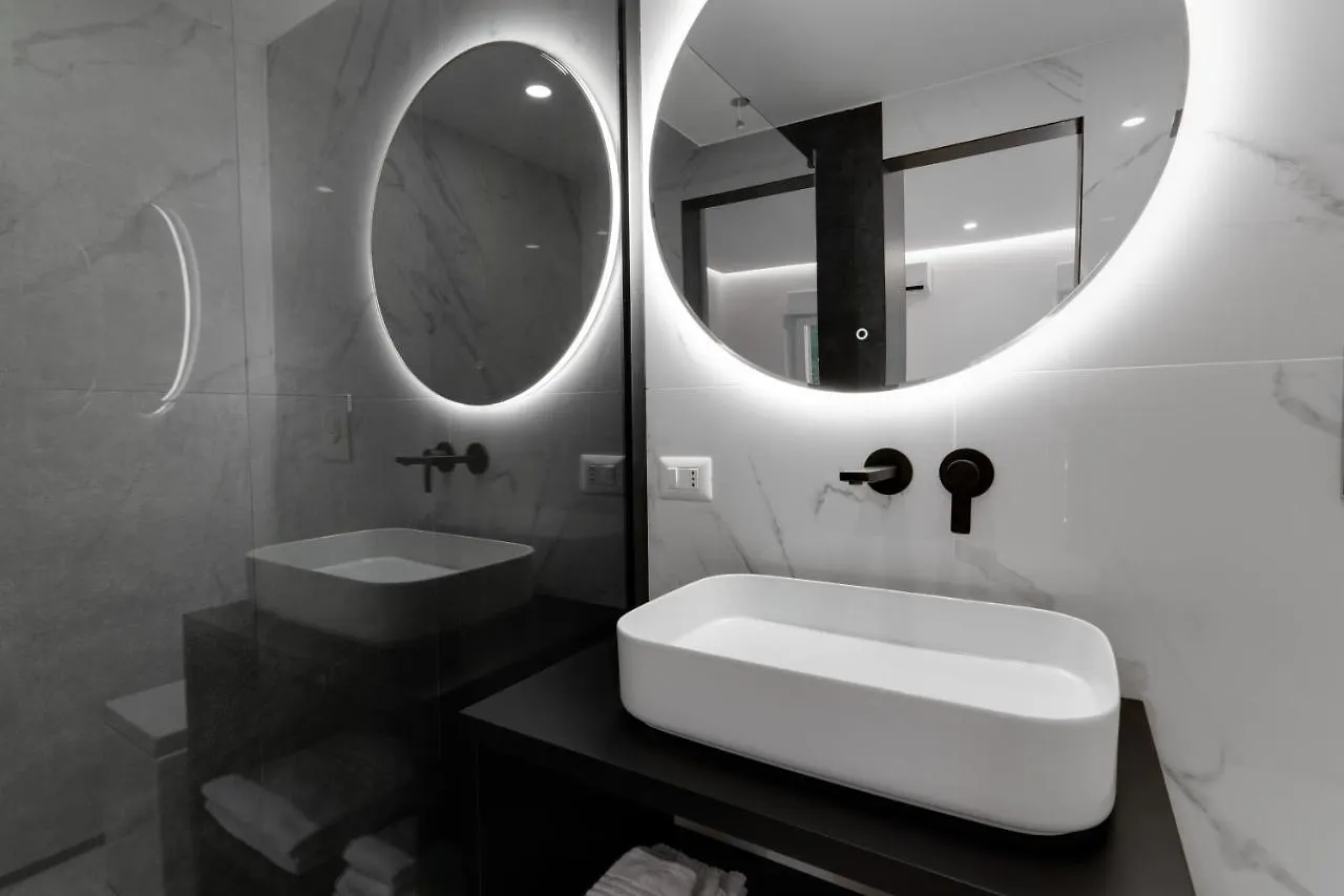 Maison d'hôtes The Crown Black And White Rooms Cagliari