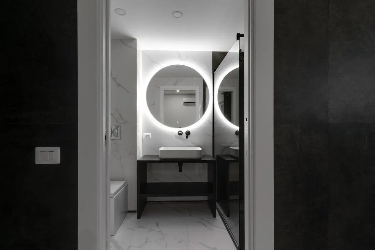 The Crown Black And White Rooms Cagliari Maison d'hôtes